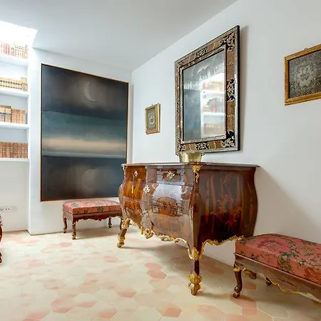 Ah Art Hotel 4*