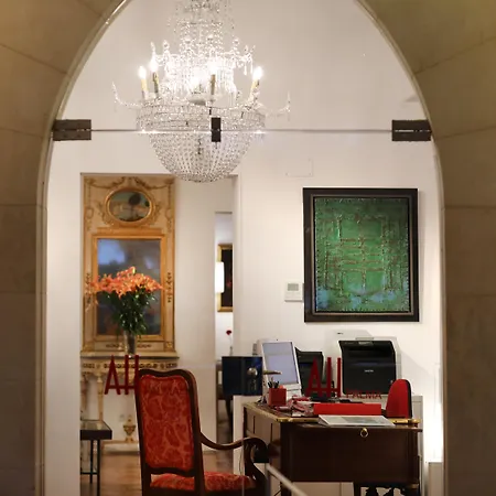 Ah Art Hotel 4*